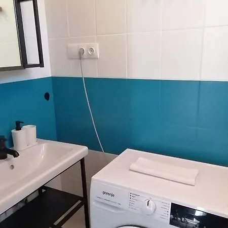 R Budapest
