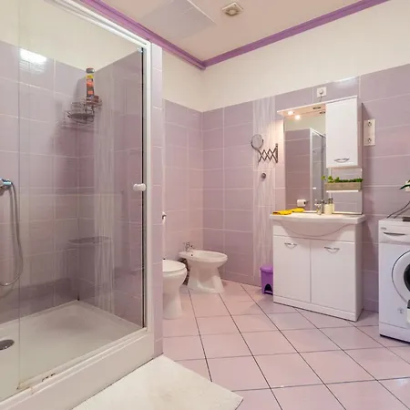 Apartman R *
