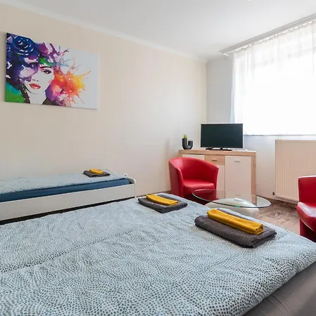 Apartman R *