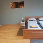 R Apartment *
