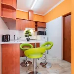 Apartment R *