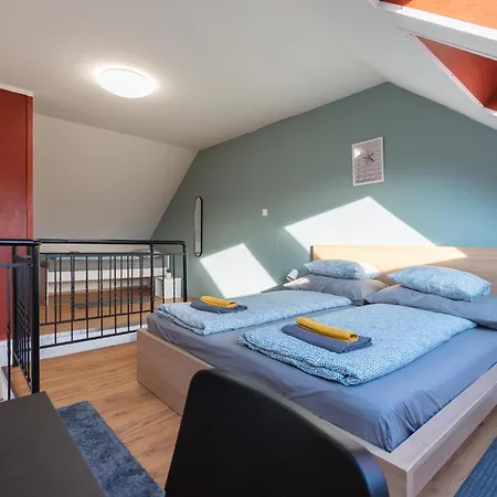 R Apartment
