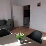 R Apartamento *