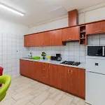 R Budapest