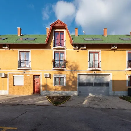 R Apartment Budapest