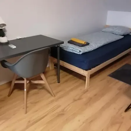 R * Budapešť